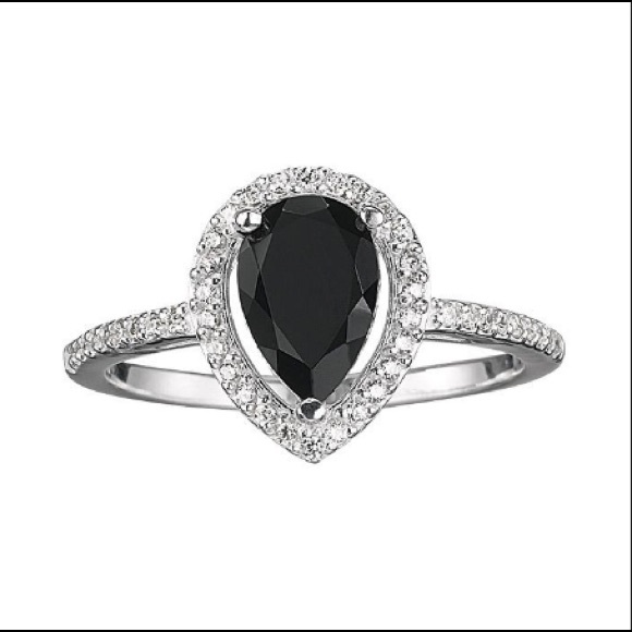 Boutique Jewelry - Sterling Silver Onyx Teardrop Ring